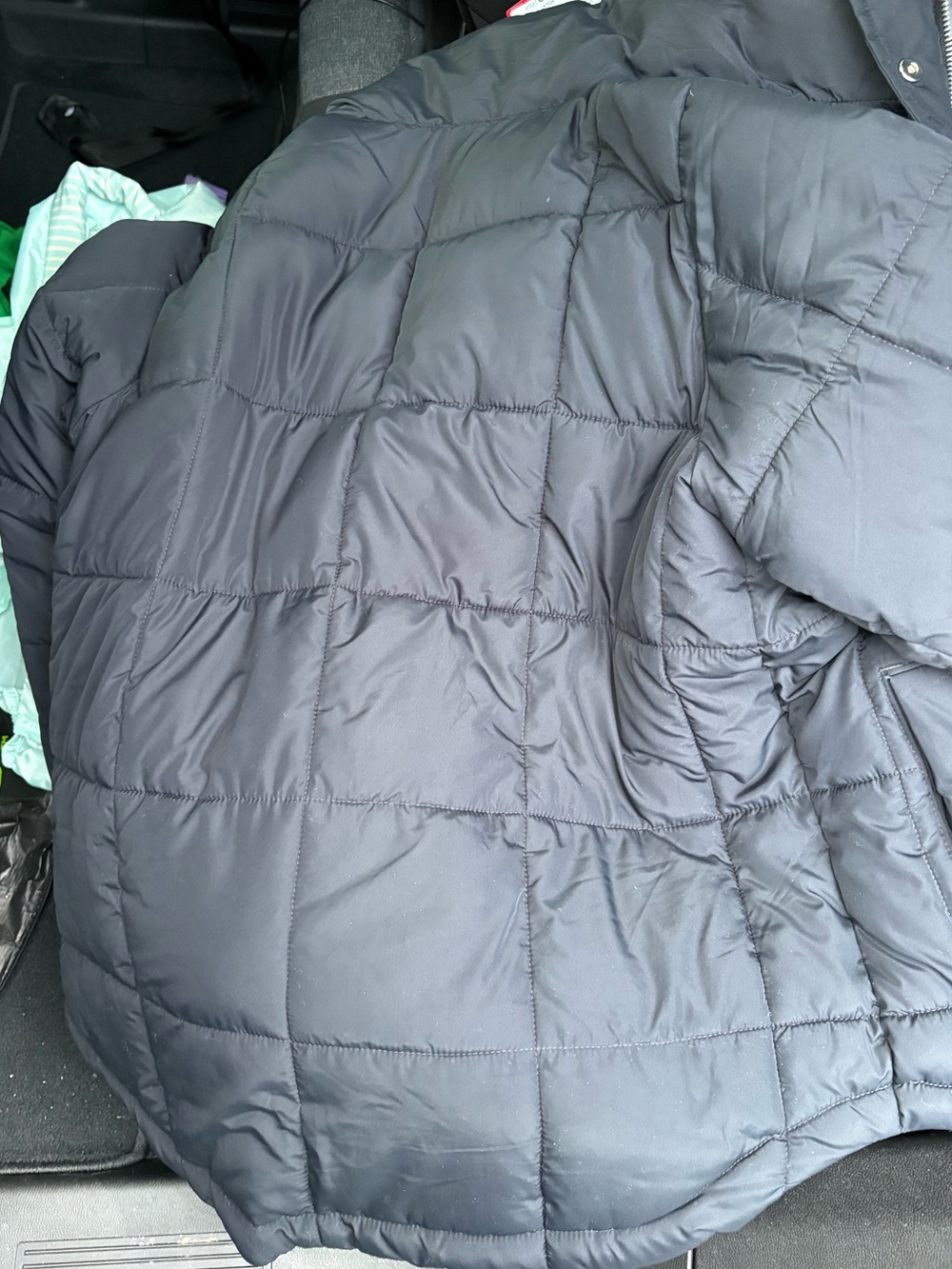 YPB on the Go Puffer -L - Picture 9 of 9